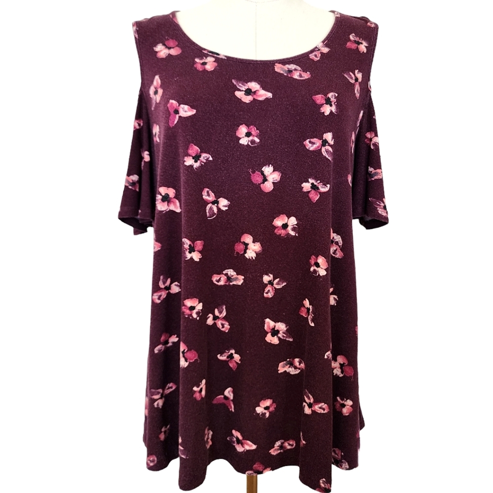 Cold shoulder floral top. Size L/XL.